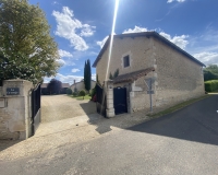 Magnifique Domaine de presque un Hectare avec 3 Chambres, Belle Piscine et Potentiel Pour Gîtes