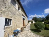 Magnifique Domaine de presque un Hectare avec 3 Chambres, Belle Piscine et Potentiel Pour Gîtes