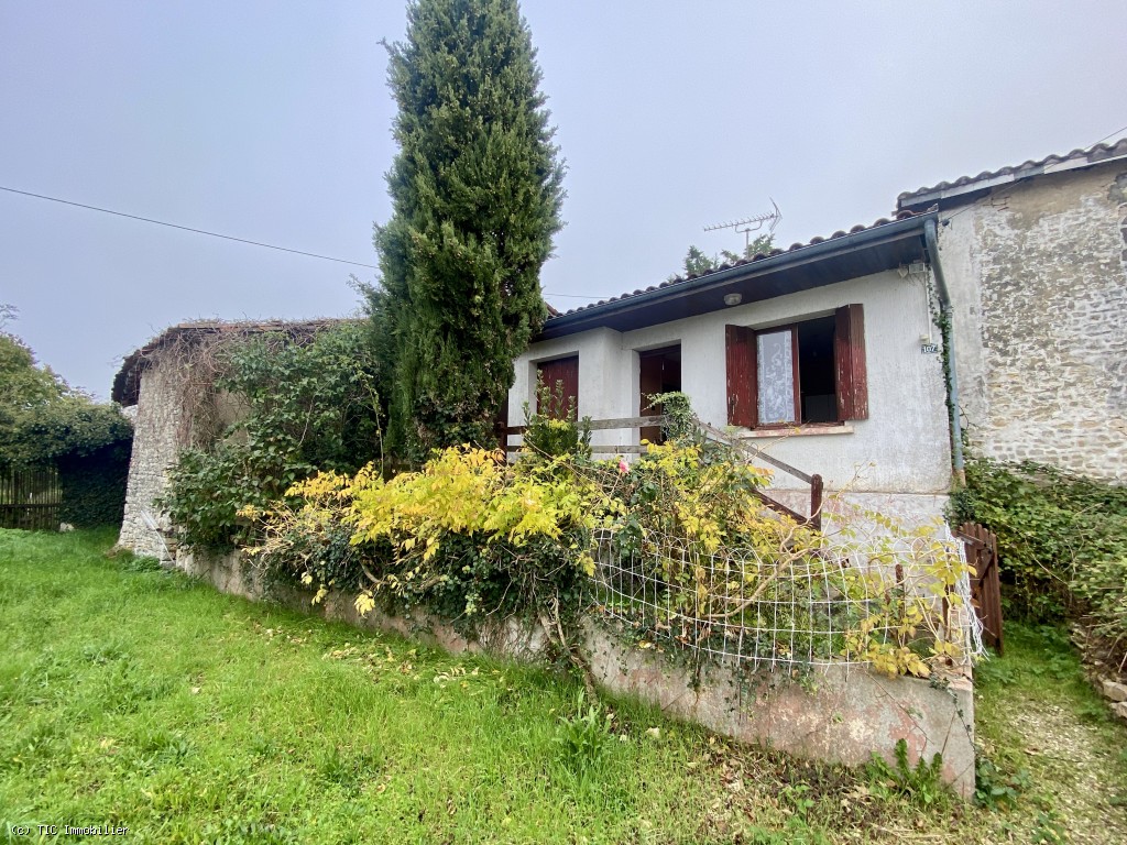 Bungalow to Renovate in Aunac Village Near Ruffec