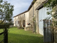 Pretty Charentais Cottage with 4 Bedrooms and Garden 10 Minutes from Sauze Vaussais