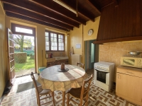 Pretty Charentais Cottage with 4 Bedrooms and Garden 10 Minutes from Sauze Vaussais