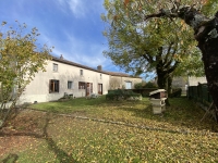 Pretty Charentais Cottage with 4 Bedrooms and Garden 10 Minutes from Sauze Vaussais