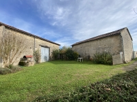 Pretty Charentais Cottage with 4 Bedrooms and Garden 10 Minutes from Sauze Vaussais