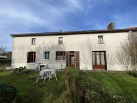 Pretty Charentais Cottage with 4 Bedrooms and Garden 10 Minutes from Sauze Vaussais