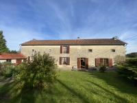 Belle Maison de Village près de Nanteuil en Vallée