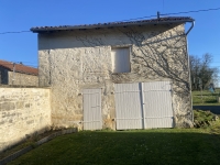 Très Belle Maison et Corps de Ferme près de Villefagnan