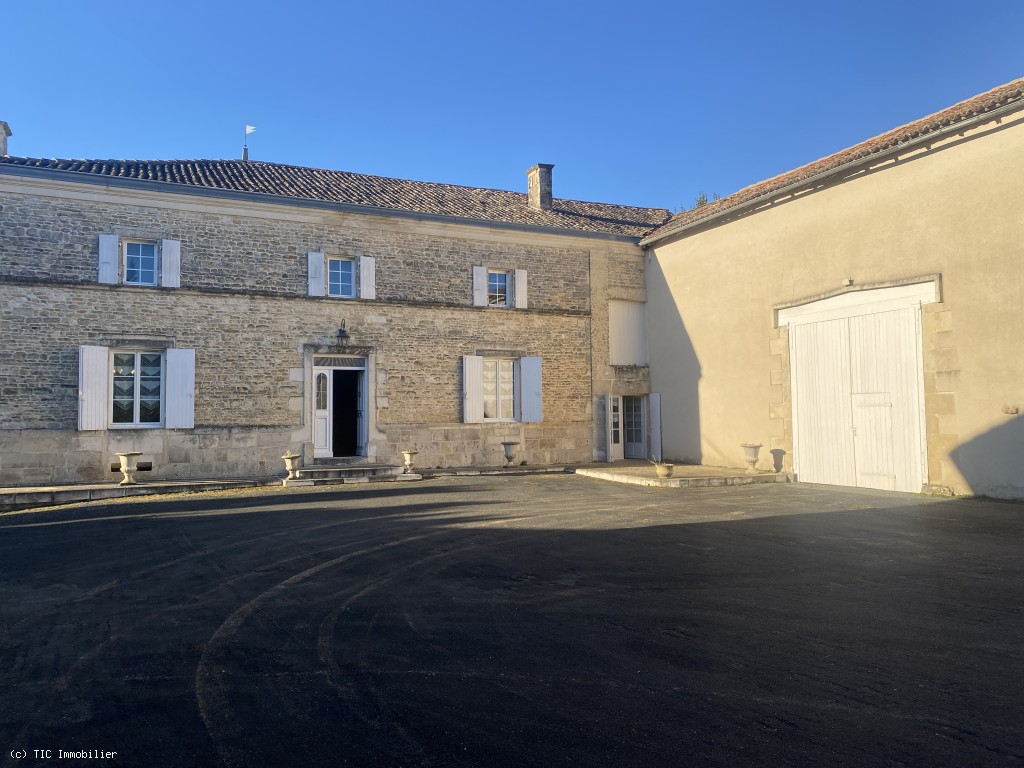 Beautiful Farmhouse and Outbuildings near to Villefagnan