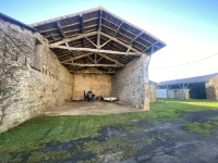 Très Belle Maison et Corps de Ferme près de Villefagnan