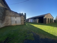 Très Belle Maison et Corps de Ferme près de Villefagnan