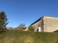 Très Belle Maison et Corps de Ferme près de Villefagnan