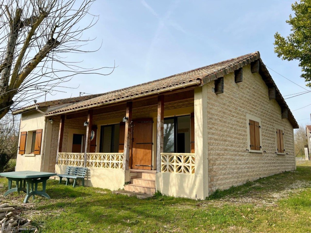 Detached Bungalow With A Pleasant Outlook