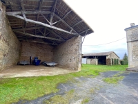 Très Belle Maison et Corps de Ferme près de Villefagnan