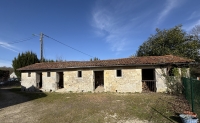 Ancienne Ferme avec Grand Terrain près de Civray