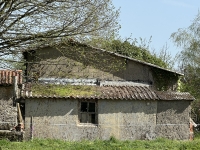 Maison de Campagne à Rénover avec Grange – Calme et Proche Commodités