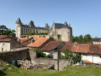 15th Century Village House in Verteuil-Sur-Charente With Beautiful View of the Castle