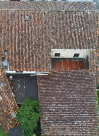 Beaux Potentiels Commerciaux : Maison à Usage Commercial entre Champagne-Mouton et Confolens à Rénov