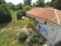 Superb Character House with 2 Bedrooms Between Champagne Mouton and Saint-Laurent-de-Céris