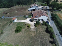 Spacious 3 / 4 Bedroom Cosy Stone House Close To Ruffec On 1482m²