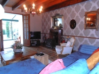 Beautifully Presented 3 Bedroomed House With A Covered Pool