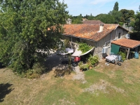 Jolie Maison de Village Avec Beau Jardin