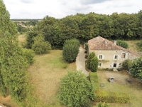 Jolie Maison De Campagne Avec Une Grange et Jardin