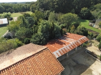 Belle Maison en Pierre avec Beau Jardin et Beaucoup de Dépendances