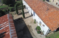 Belle Maison en Pierre avec Beau Jardin et Beaucoup de Dépendances