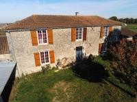 Très Belle Maison en Pierre avec Grand Terrain