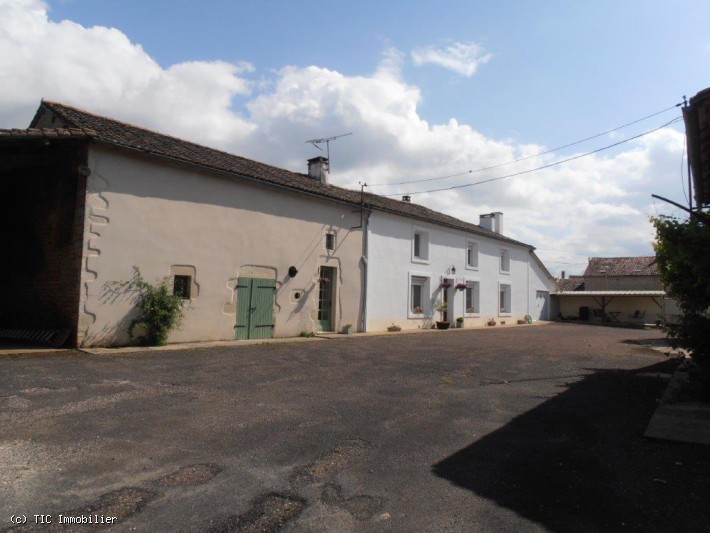 Renovated 3 Bedroomed Stone Property