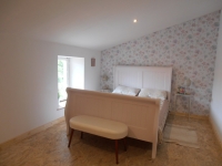 Belle Maison De Village avec 5 Chambres, Proche Commerces