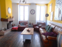 Belle Maison De Village avec 5 Chambres, Proche Commerces