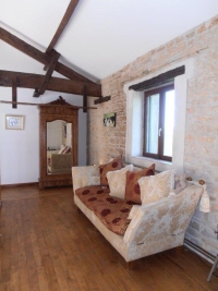 Beautiful Detached Renovated Barn Near Nanteuil-En-Vallée