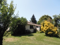 Jolie Maison De Campagne Avec Un Beau Jardin