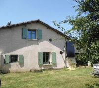 Jolie Maison De Campagne Avec Un Beau Jardin