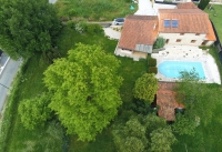 Spacious Family Home with Pool, 6 Bedrooms – Peaceful Hamlet Setting, 2.5 km from Village Centre