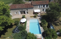Beautiful Stone House with 5 Bedrooms and Swimming Pool. Gîte Possibility