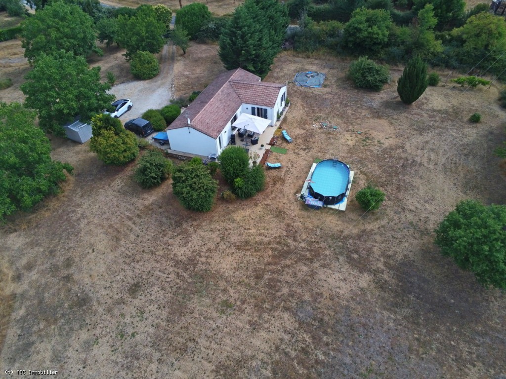 Lovely Bungalow on a Large Plot of Land with No Overlooking Neighbours