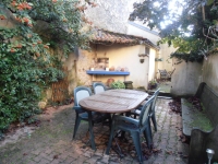 Beautifully-presented 2 Bedroomed Town house