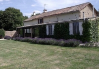 Renovated Detached Farmhouse With 5 Bedrooms