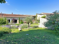 Très Belle Maison en Pierre avec Magnifique Jardin